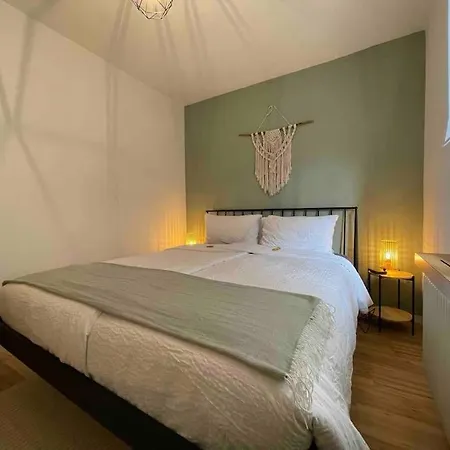 Апартаменты No.8 Boutique Unterseen